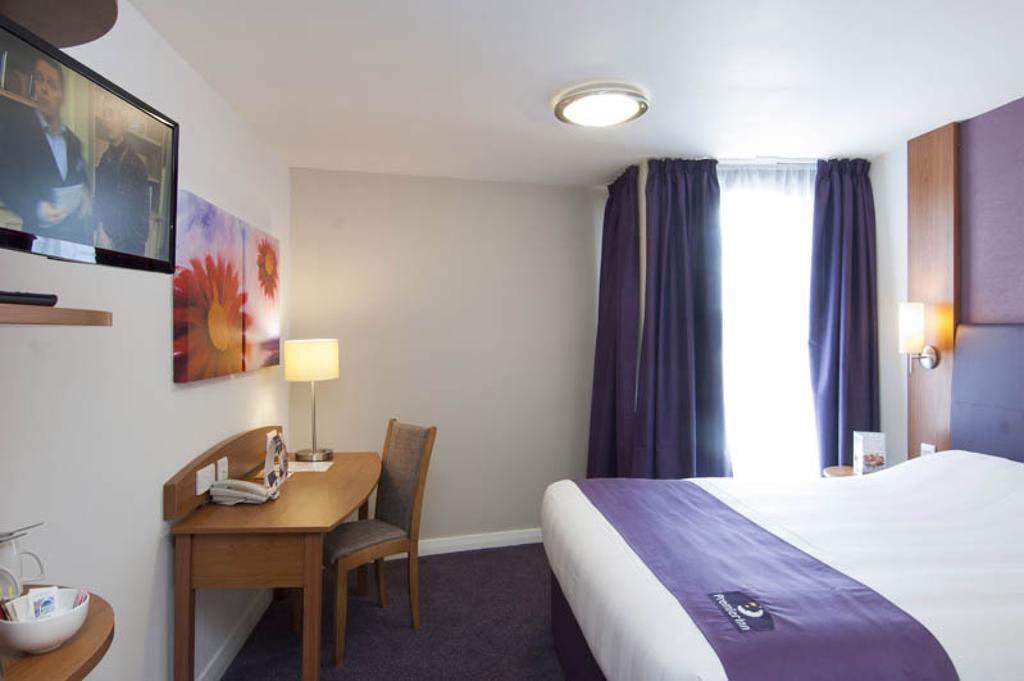 Premier Inn Swindon Central Pokoj fotografie